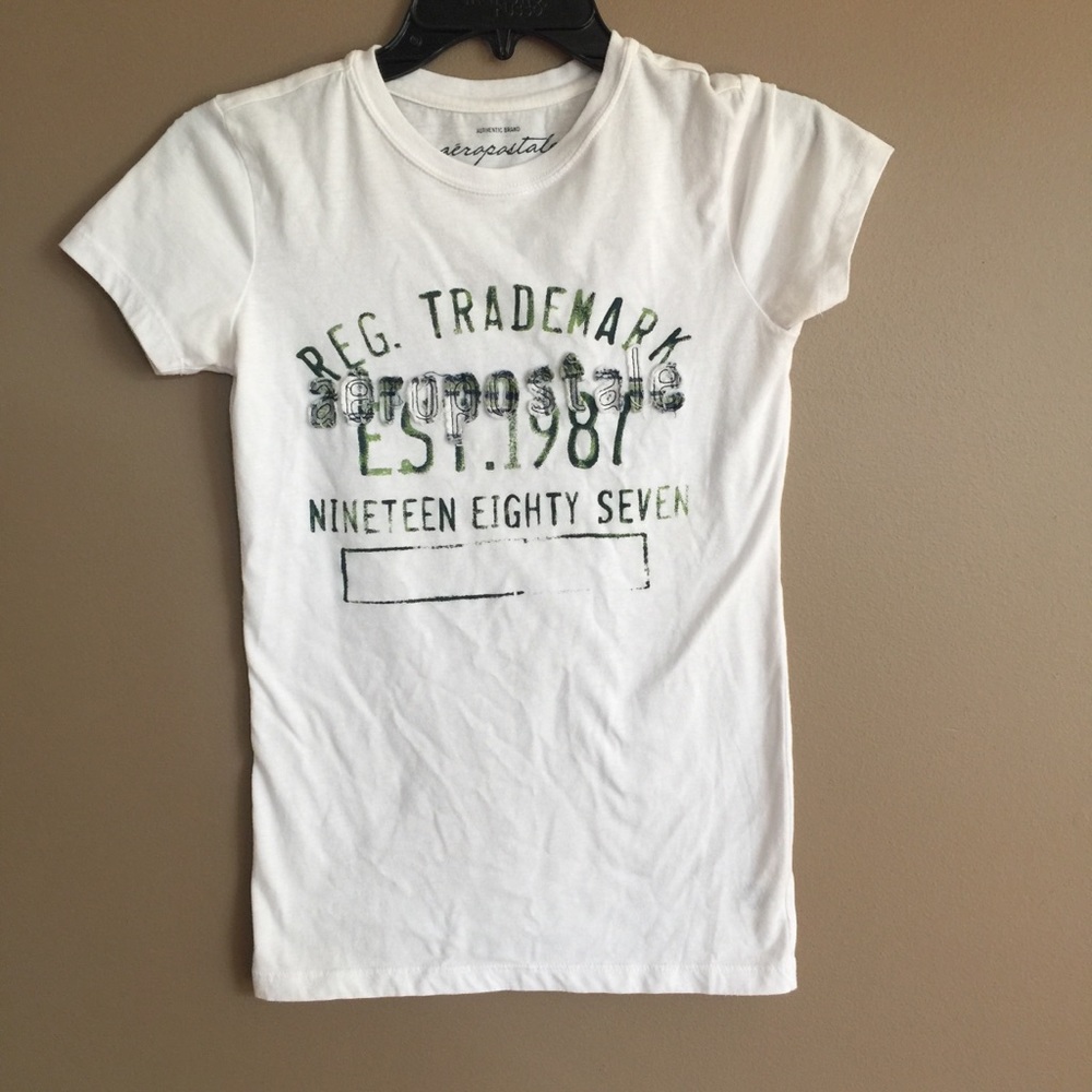 Aeropostale white logo tee w/green &navy letters
